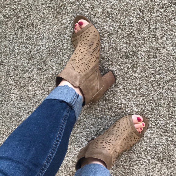 MAS Open Toe Block Heel Sandal Bootie - Picture 8 of 8